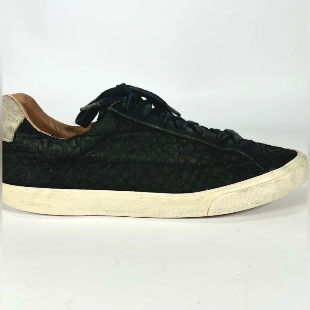 Veja Black Women’s Bastille Low Tilapia skin Sneakers